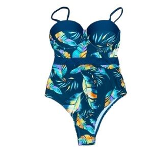 Cupshe‎ floral swimsuit small NWT tropical